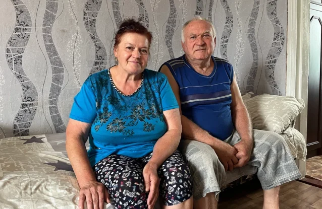 Чашечка кофе с утра и бигуди вместо бумажек: потерявшей дом семье нужна помощь, чтобы начать сначала