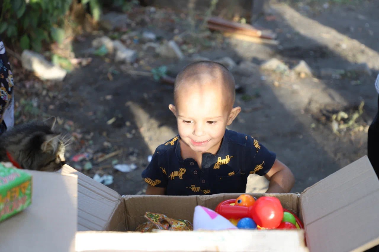 5 стереотипов о подарках детям в детских домах